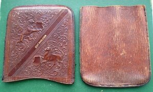 Дореволюционный кожаный портсигар с гербом.