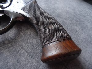 Антикварный пистолет Адамса в родной коробке