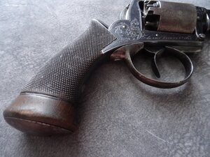 Антикварный пистолет Адамса в родной коробке