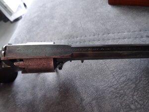 Антикварный пистолет Адамса в родной коробке