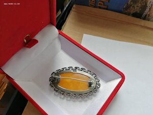 Брошь янтарь, серебро 875 пр.