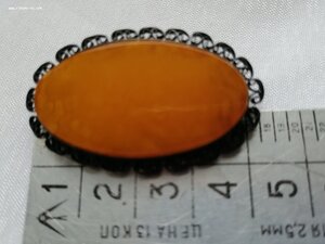 Брошь янтарь, серебро 875 пр.