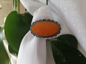 Брошь янтарь, серебро 875 пр.