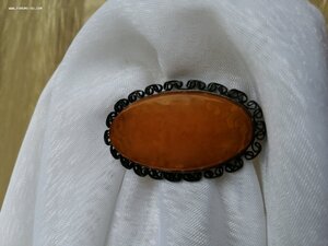 Брошь янтарь, серебро 875 пр.