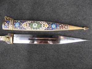 Кинжал, эмали, серебро. Красавец.