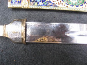 Кинжал, эмали, серебро. Красавец.