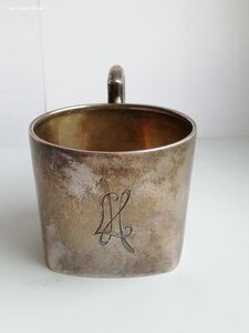 Серебряный подстаканник с квадратным дном