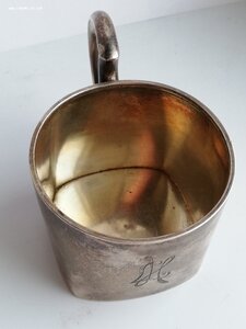 Серебряный подстаканник с квадратным дном