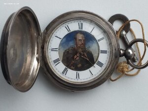 Часы карманные, царские с портретом императора, на ходу.