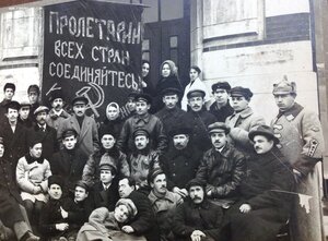 3 большие фото 1920-х Командир полка с ,,разговорами"