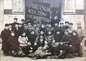 3 большие фото 1920-х Командир полка с ,,разговорами"