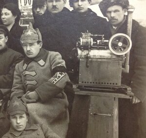 3 большие фото 1920-х Командир полка с ,,разговорами"