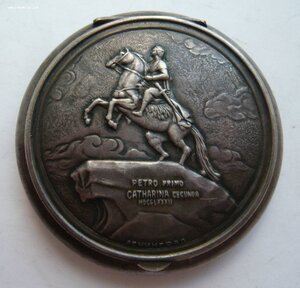 Пудреница 875пр. "Памятник Петру I"