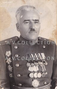 Генерал-лейтенант войск связи Д.М.Добыкин. Подписано.