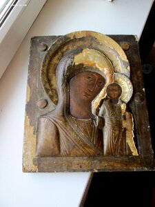 Икона "Казанская Богородица" резьба. 19-18?век. Редкая.