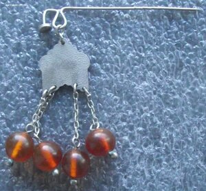 брошь Латвийской ССР,янтарь,мельхиор