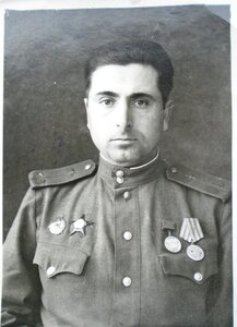 Лот из 3 фото с медалями БЗ и отвага на квардоколодках.