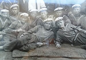 Групповое фото моряков Школа ОСОВИАХИМА г Керчь 1940г