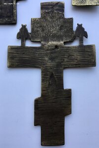 Кресты-распятия. 4 штуки. Разные.