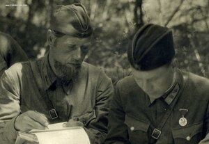 С "трудовой" медалью(ВВС)