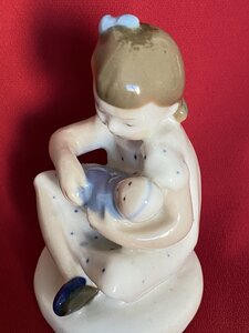 "Девочка с куклой", ЛФЗ.
