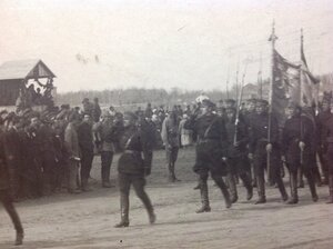 Большое фото Парад бойцов ОГПУ со знаменами Начало 1920-х