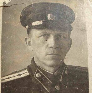 Кокарда высшего комсостава милиции. 1943-1946 гг. "11 лент".