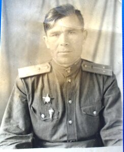 6 фото со знаками довоенных парашютистов.