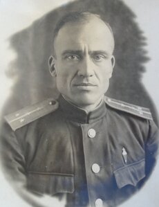 6 фото со знаками довоенных парашютистов.