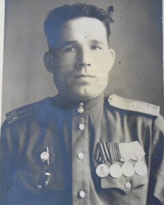 6 фото со знаками довоенных парашютистов.