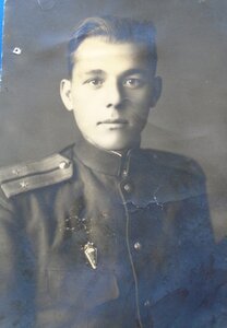 6 фото со знаками довоенных парашютистов.