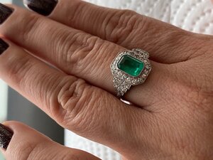 Кольцо с изумрудом и бриллиантами платина 950