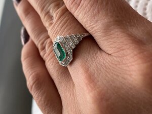 Кольцо с изумрудом и бриллиантами платина 950