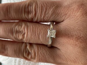 Кольцо с бриллиантом ПРИНЦЕССОЙ 1 ct платина 950