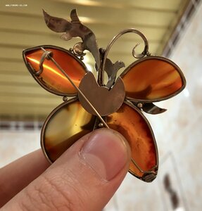 Огромная брошь Бабочка. Сердолик. Ювелирная работа.