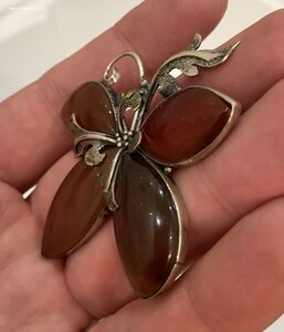 Огромная брошь Бабочка. Сердолик. Ювелирная работа.
