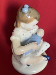 "Девочка с куклой", ЛФЗ.