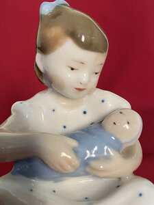 "Девочка с куклой", ЛФЗ.