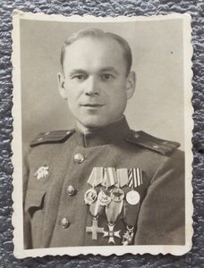 фото офицера с советскими и польскими наградами
