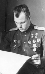 ДВАЖДЫ ГСС ВИКТОР МАКСИМОВИЧ ГОЛУБЕВ,ЛЁТЧИК