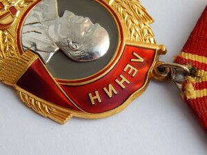 Орден Ленина  №349000. Состояние.