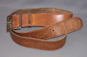 Кожанный одношпеньковый ремень РККА 1943г.