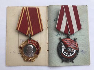 Ленин 43884 и БКЗ 165246 на военкома крейсера АВРОРА !!!!