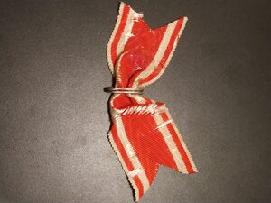 Бант станиславовской ленты с серебряным кольцом.