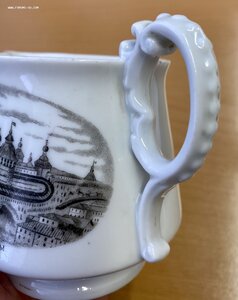 Кузнецовский молочник. Вид Троице-Сергиевской Лавры.