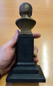 Бюст Ленин на пьедестале Высота 22,5 см Скульптор Н.К. 1955