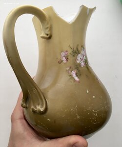 Фарфоровый кувшин с портретом красивой женщины. Кузнецов.