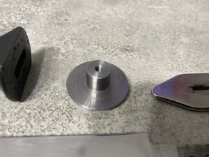 вишня с черной рукоятью