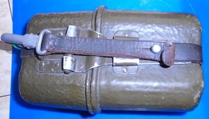 Котелок и фляжка Бундесвера.