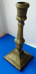 Подсвечник бронзовый.